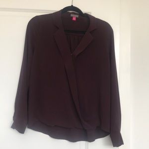 Vince Camuto Blouse in burgundy